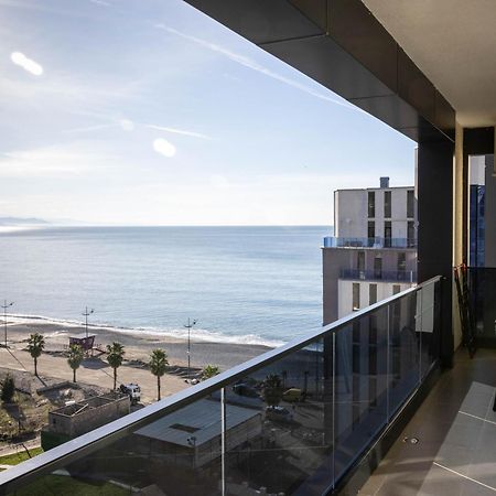 Green Side Apart Hotel Батуми Екстериор снимка