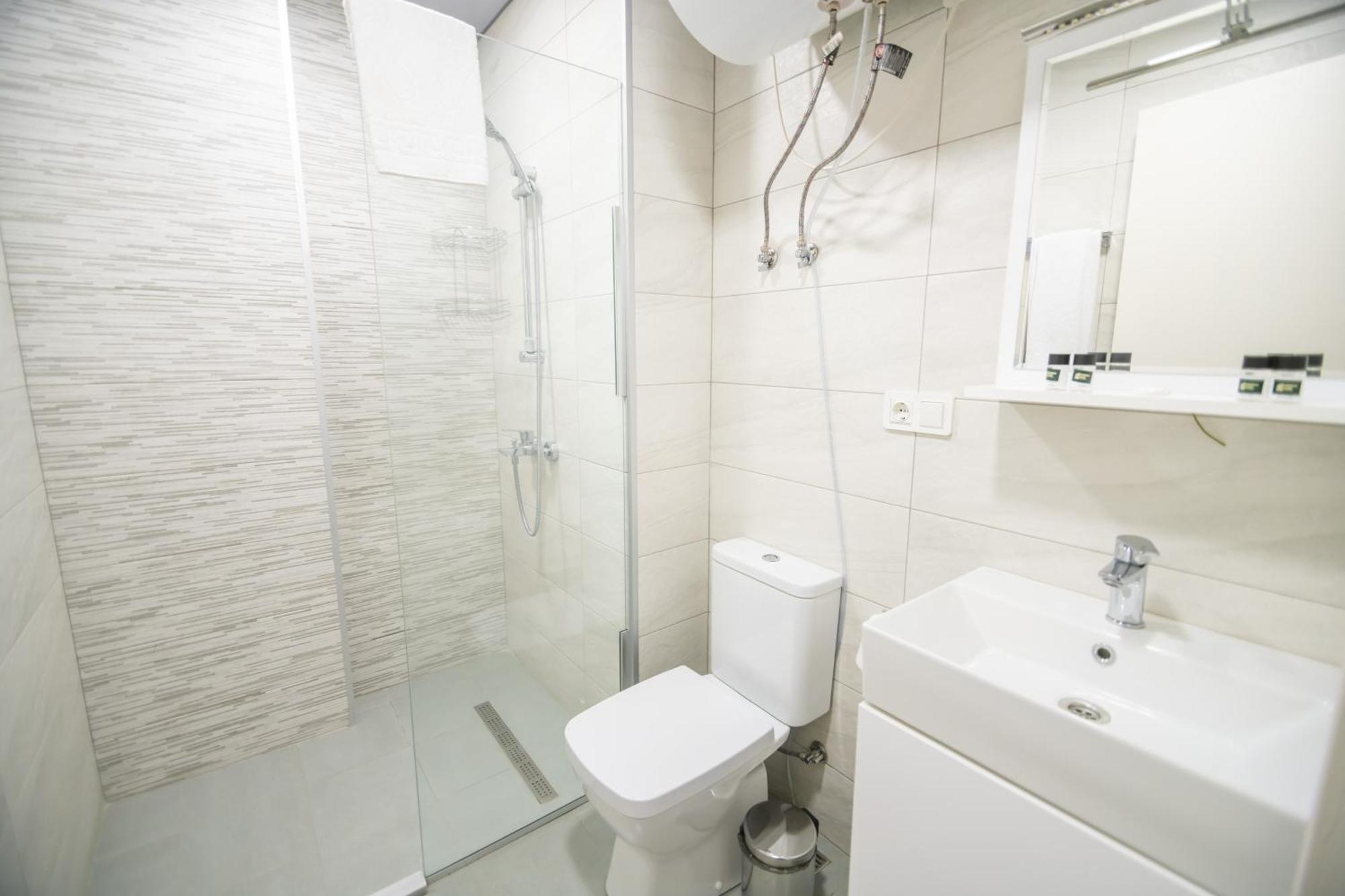 Green Side Apart Hotel Батуми Екстериор снимка