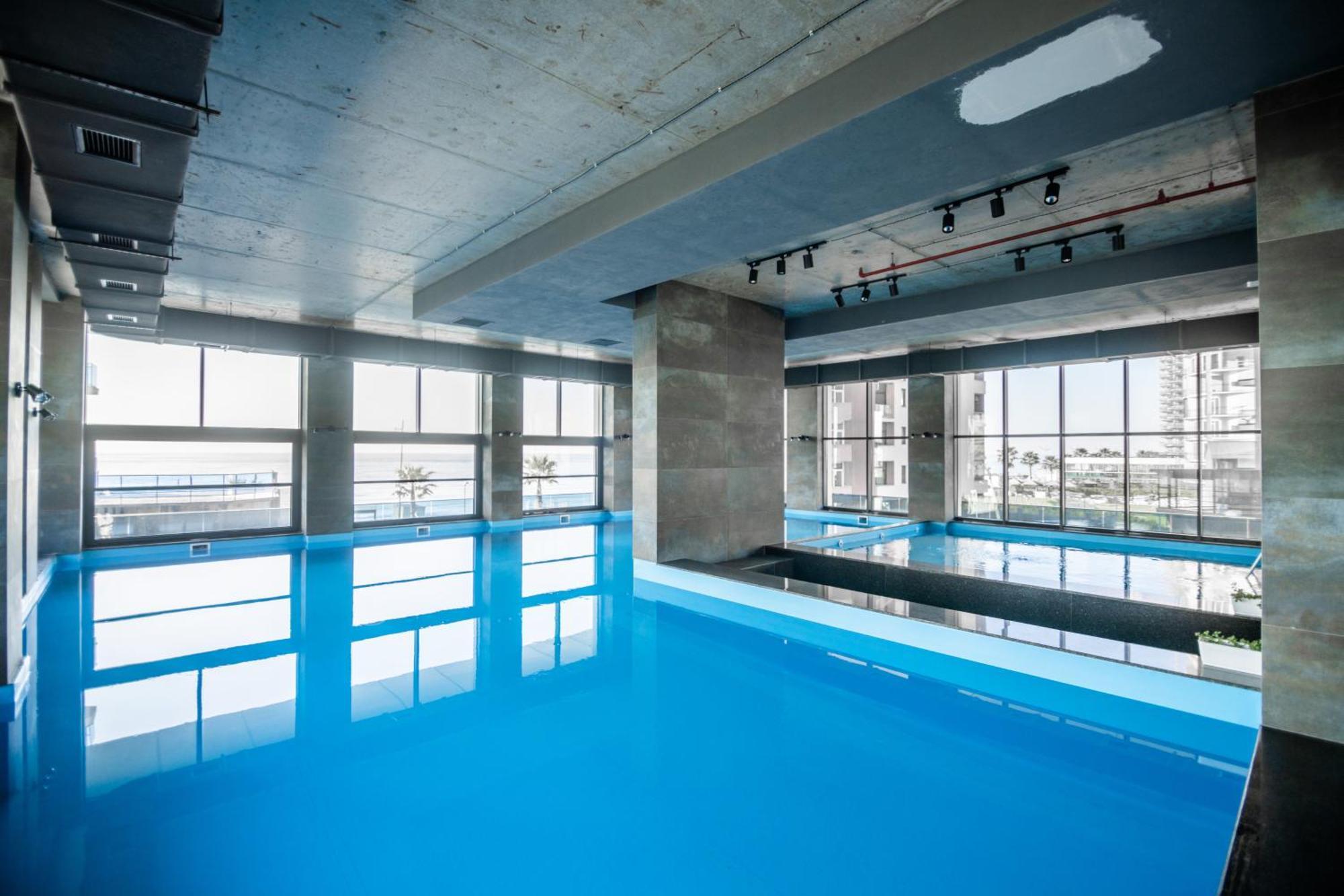 Green Side Apart Hotel Батуми Екстериор снимка
