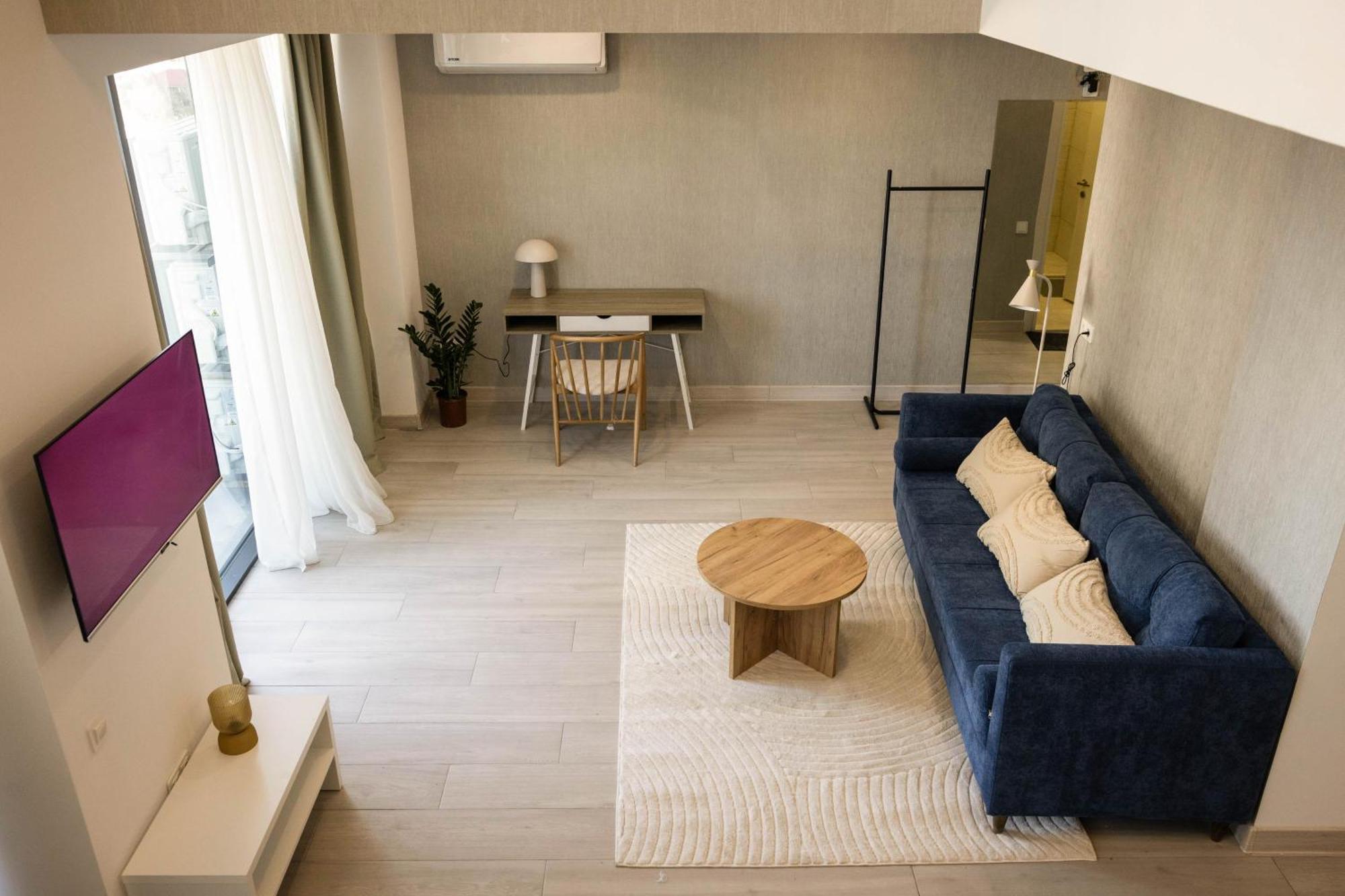 Green Side Apart Hotel Батуми Екстериор снимка