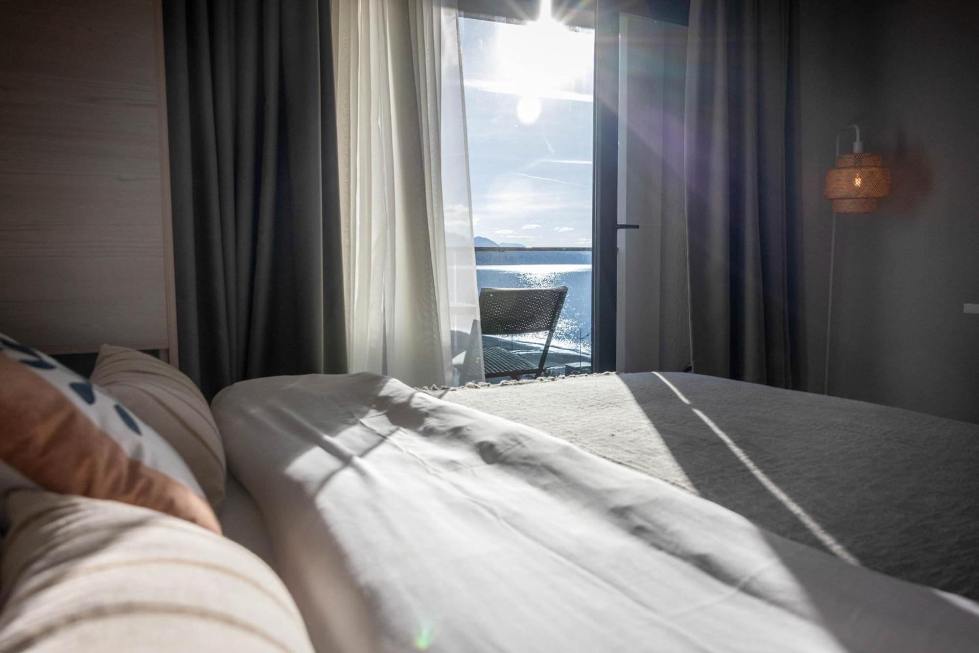 Green Side Apart Hotel Батуми Екстериор снимка