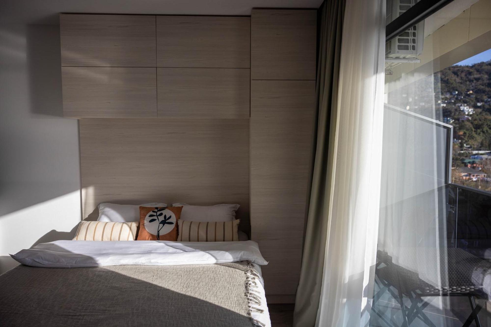 Green Side Apart Hotel Батуми Екстериор снимка