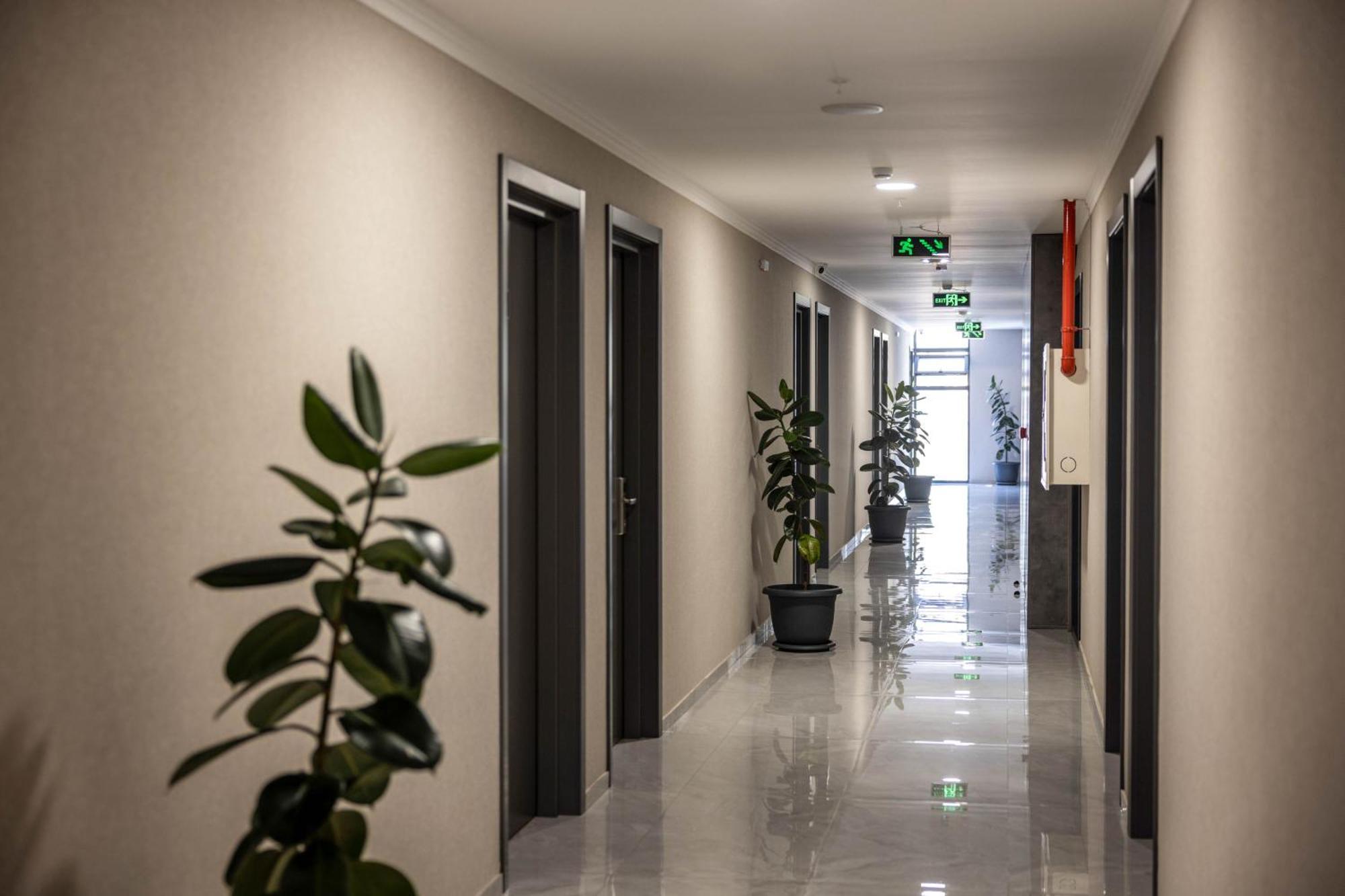 Green Side Apart Hotel Батуми Екстериор снимка