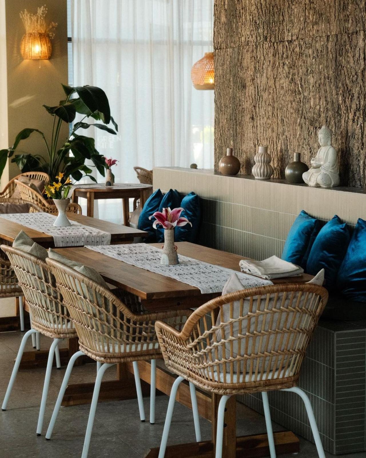 Green Side Apart Hotel Батуми Екстериор снимка