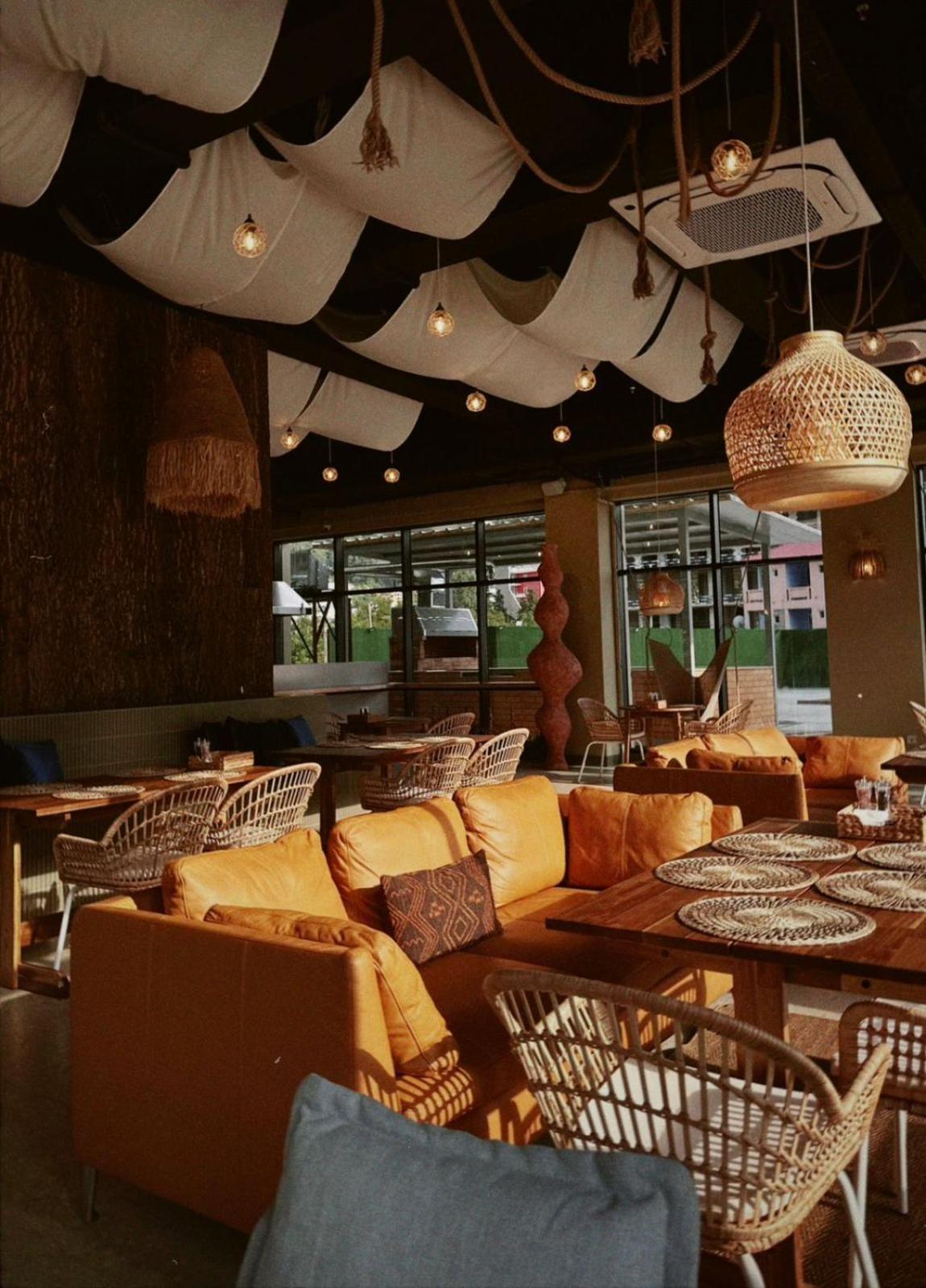 Green Side Apart Hotel Батуми Екстериор снимка
