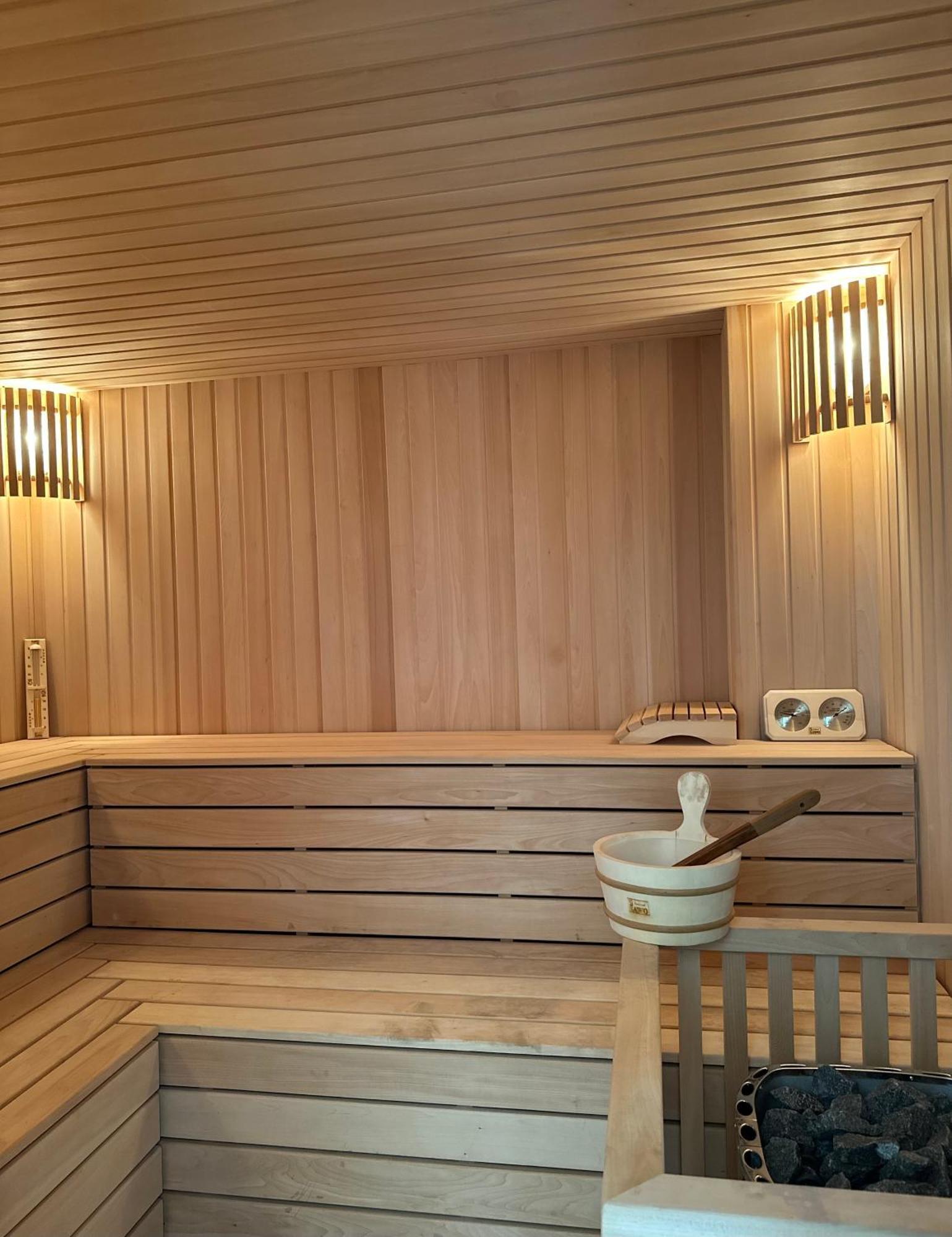 Green Side Apart Hotel Батуми Екстериор снимка